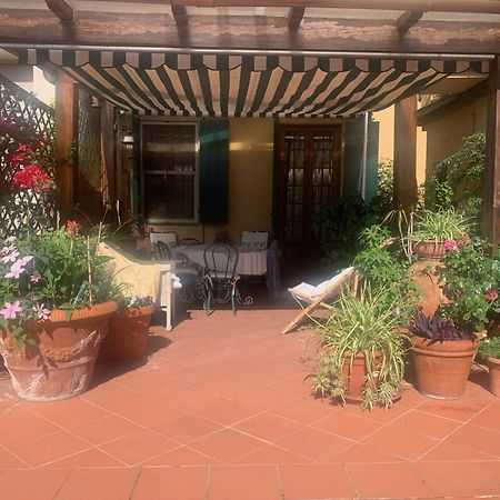 La Terrazza Da Ernestina Lägenhet Lucca Exteriör bild
