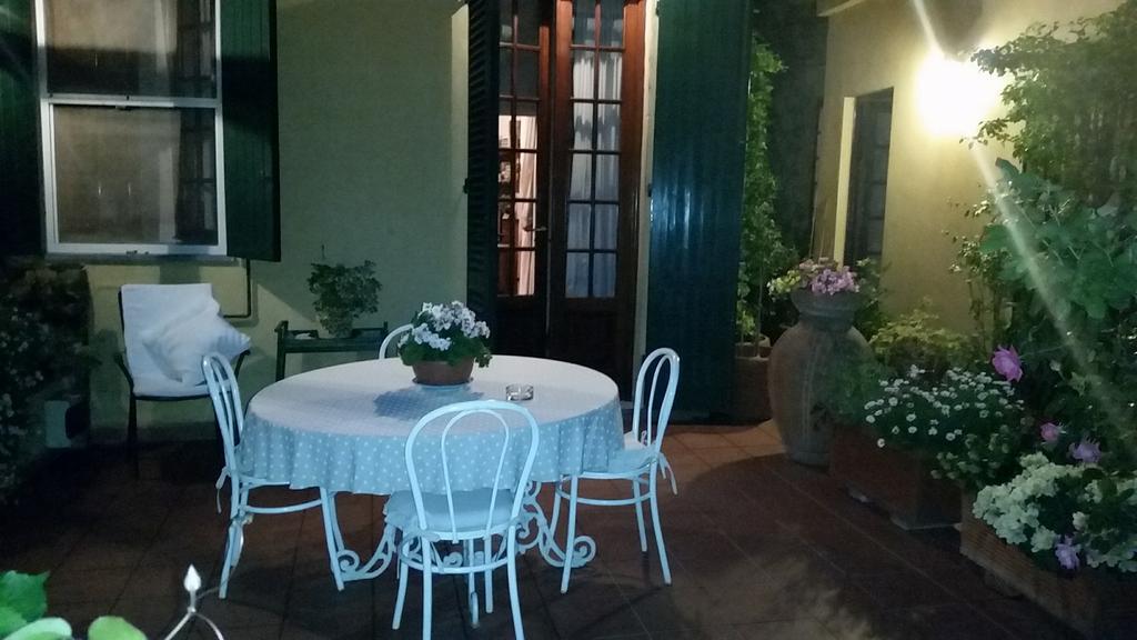 La Terrazza Da Ernestina Lägenhet Lucca Exteriör bild