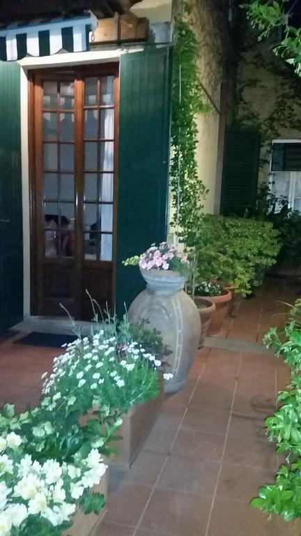 La Terrazza Da Ernestina Lägenhet Lucca Exteriör bild